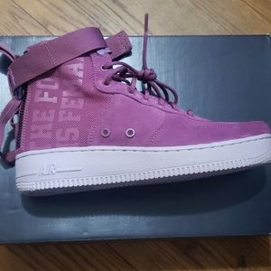 Nike Suede Air Force 1-Size 8.5